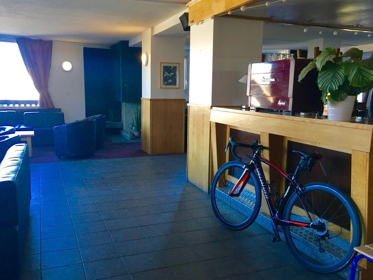 La Vallee Blanche Bikehotel Alpe d'Huez Exterior photo