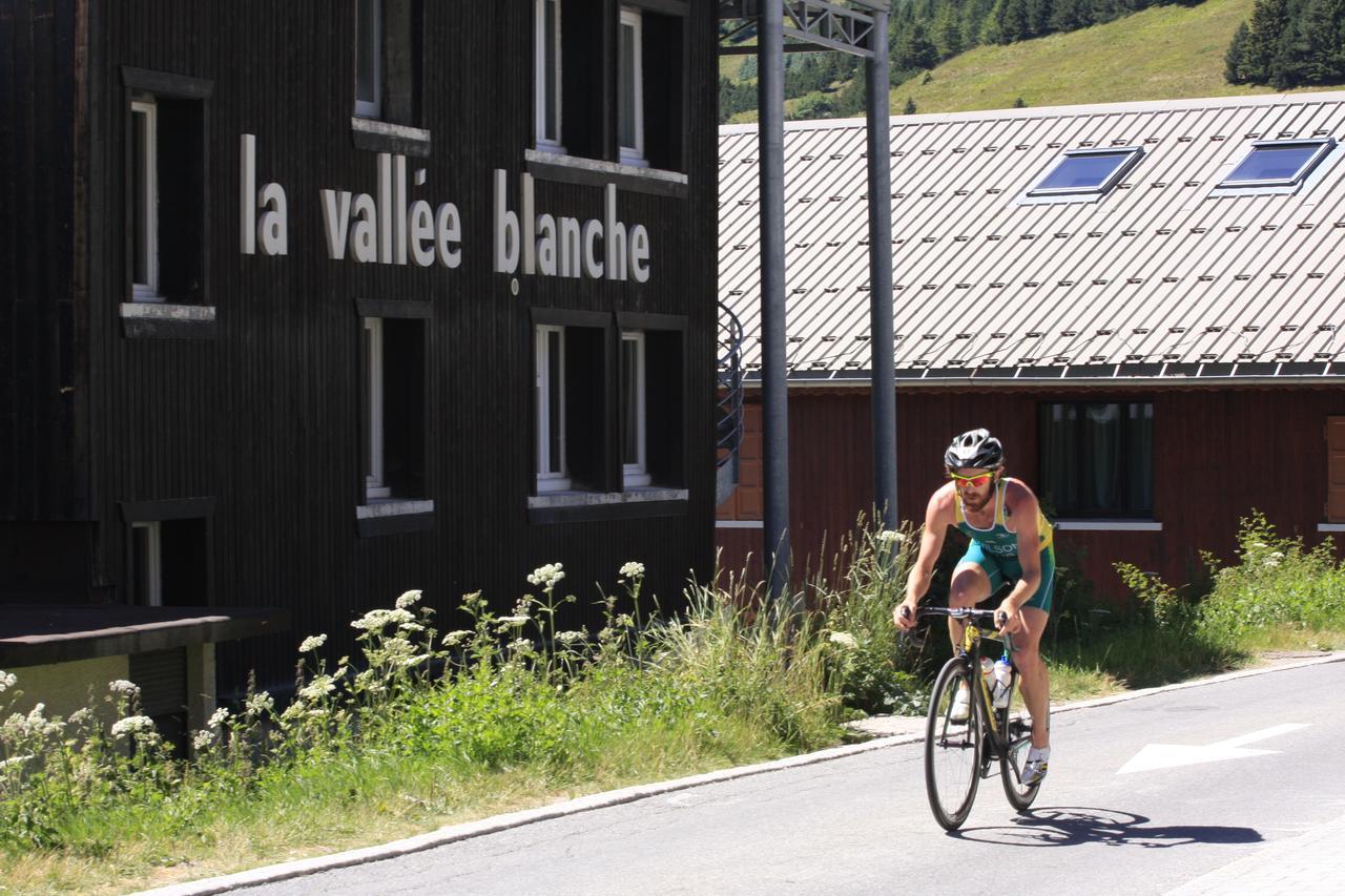 La Vallee Blanche Bikehotel Alpe d'Huez Exterior photo